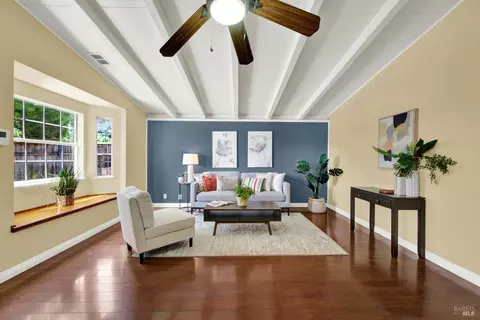 Living - 1060 Johnson St, Fairfield, CA 94533 photo 2 of 2