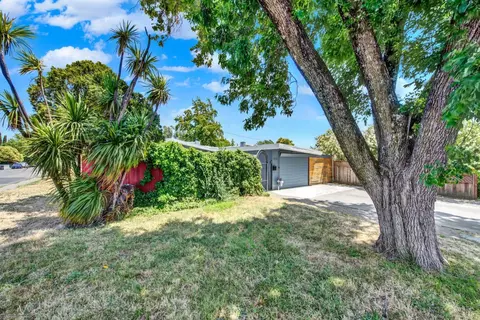 Exterior - 1060 Johnson St, Fairfield, CA 94533 photo 3 of 18