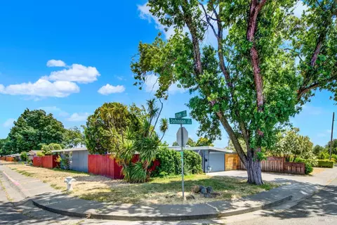 Exterior - 1060 Johnson St, Fairfield, CA 94533 photo 4 of 18