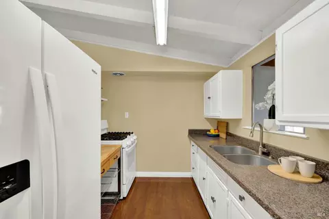 Kitchen - 1060 Johnson St, Fairfield, CA 94533 photo 1 of 2