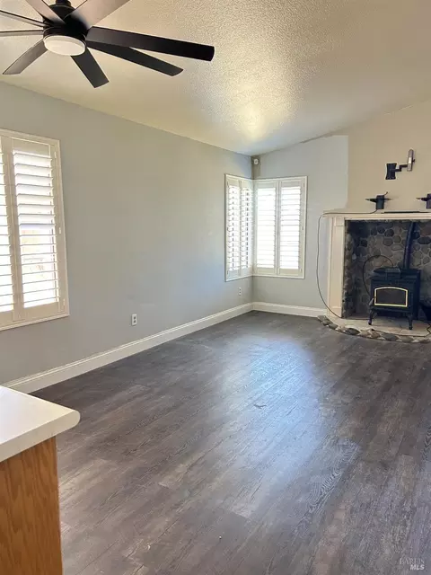 Living - 1091 Ruby Dr, Vacaville, CA 95687 photo 1 of 2