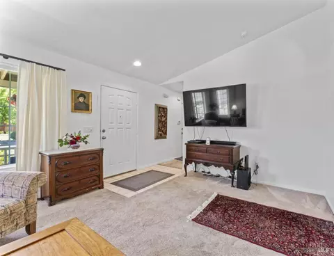 Entry Way - 1032 Ventana Dr, Windsor, CA 95492 photo 1 of 2