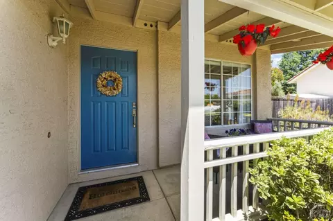 Exterior - 1032 Ventana Dr, Windsor, CA 95492 photo 3 of 9
