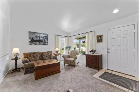 Entry Way - 1032 Ventana Dr, Windsor, CA 95492 photo 2 of 2