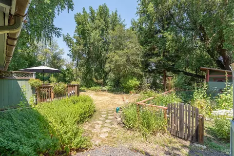 98 W Oak St, Willits, CA 95490 photo 23