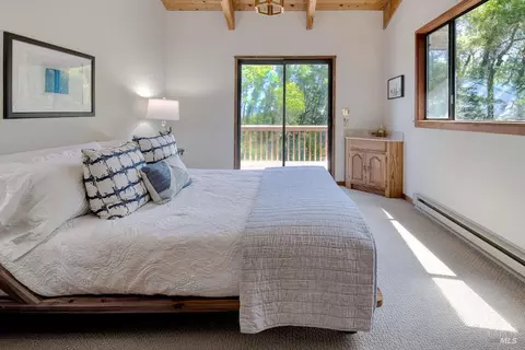 Bedroom - 71 E Robert Dr, Inverness, CA 94937 photo 3 of 7