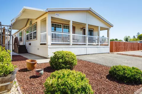 1124 Adrienne Way, Santa Rosa, CA 95401