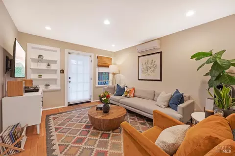 Living - 509 7th St, Petaluma, CA 94952 photo 1 of 4