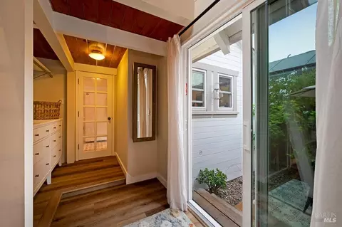 Entry Way - 509 7th St, Petaluma, CA 94952 photo 2 of 2