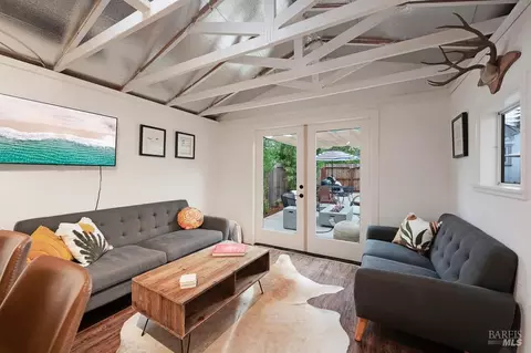 Living - 509 7th St, Petaluma, CA 94952 photo 4 of 4