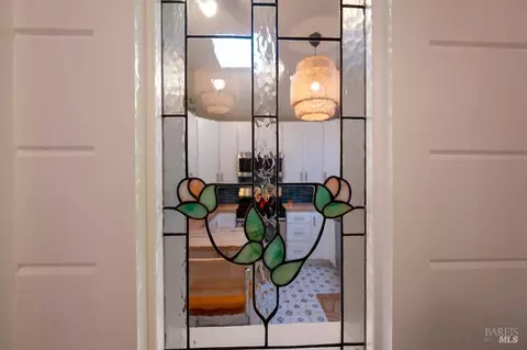 Entry Way - 509 7th St, Petaluma, CA 94952 photo 1 of 2