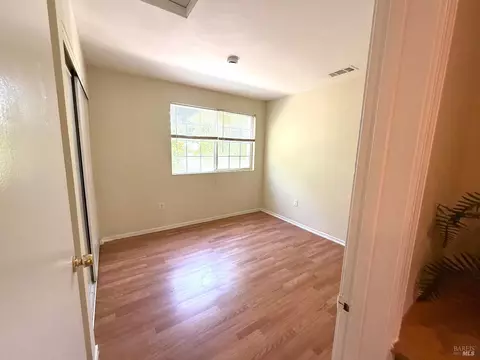 Bedroom - 527 Daniels Ave, Vallejo, CA 94590 photo 5 of 5