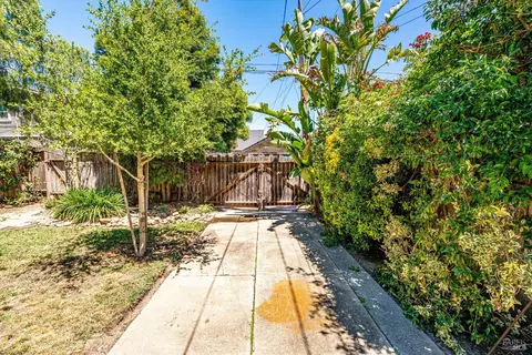 Exterior - 1034 Capitol St, Vallejo, CA 94590 photo 14 of 18