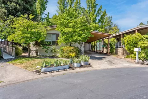 83 Malaga Ct, Ukiah, CA 95482