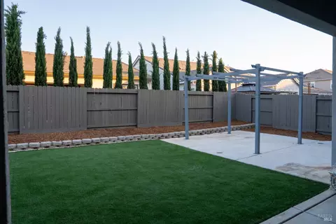 Exterior - 755 Hydrangea Dr, Vacaville, CA 95687 photo 7 of 16