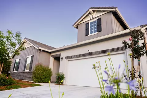 Exterior - 755 Hydrangea Dr, Vacaville, CA 95687 photo 5 of 16