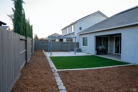 Exterior - 755 Hydrangea Dr, Vacaville, CA 95687 photo 11 of 16