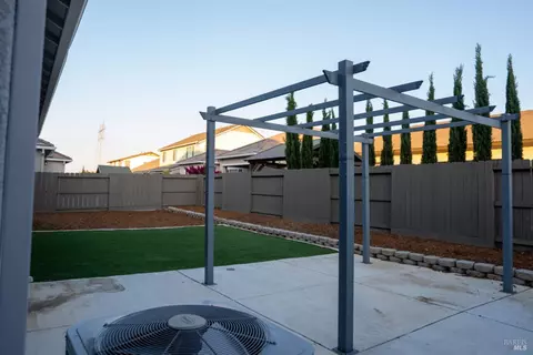Exterior - 755 Hydrangea Dr, Vacaville, CA 95687 photo 16 of 16