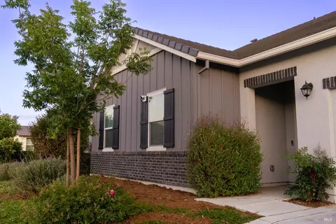 Exterior - 755 Hydrangea Dr, Vacaville, CA 95687 photo 4 of 16