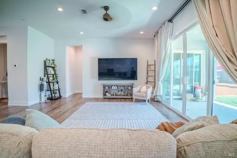 Living - 755 Hydrangea Dr, Vacaville, CA 95687 photo 1 of 1