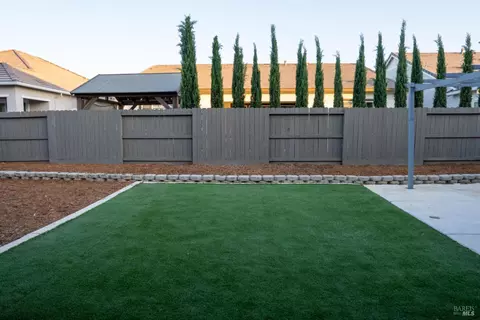 Exterior - 755 Hydrangea Dr, Vacaville, CA 95687 photo 8 of 16