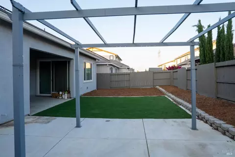 Exterior - 755 Hydrangea Dr, Vacaville, CA 95687 photo 13 of 16