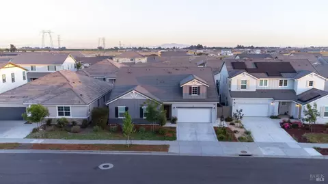 View/Area - 755 Hydrangea Dr, Vacaville, CA 95687 photo 5 of 8