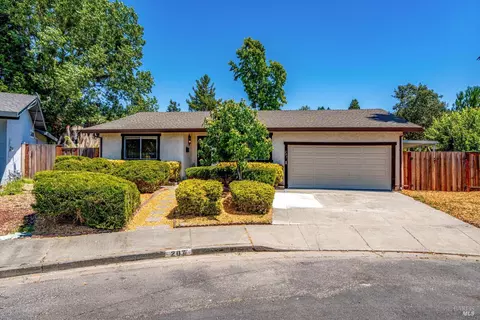 207 May Ct, Sebastopol, CA 95472