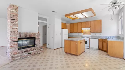 397 Robin Cir, Vacaville, CA 95687 photo 12