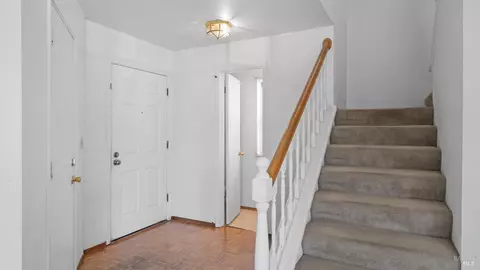 397 Robin Cir, Vacaville, CA 95687 photo 5