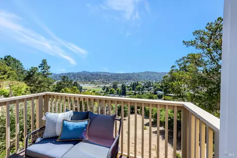 10 Dickens Ct, Mill Valley, CA 94941