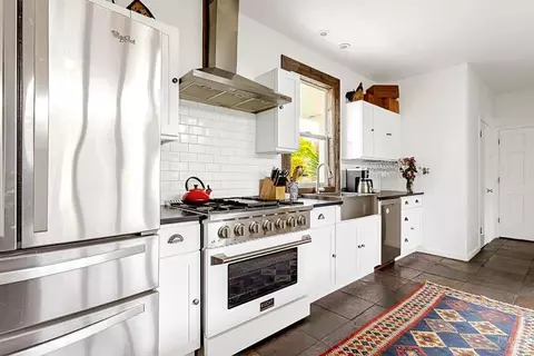 2804 Thorn Rd, Sebastopol, CA 95472