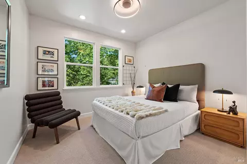 Bedroom - 14610 Jomark Ln, Occidental, CA 95465 photo 5 of 5