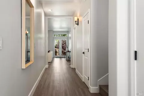 Entry Way - 14610 Jomark Ln, Occidental, CA 95465 photo 2 of 4