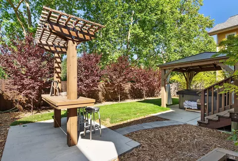 Exterior - 14610 Jomark Ln, Occidental, CA 95465 photo 3 of 7