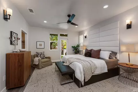Bedroom - 14610 Jomark Ln, Occidental, CA 95465 photo 2 of 5
