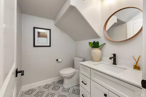 Bath - 14610 Jomark Ln, Occidental, CA 95465 photo 3 of 5