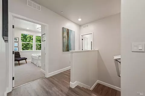 Entry Way - 14610 Jomark Ln, Occidental, CA 95465 photo 4 of 4