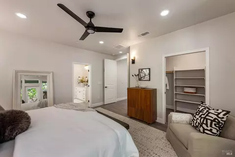 Bedroom - 14610 Jomark Ln, Occidental, CA 95465 photo 3 of 5