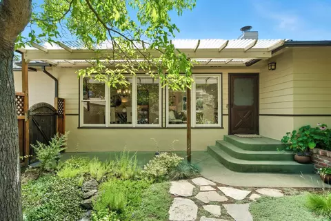 51 Broadview Dr, San Rafael, CA 94901