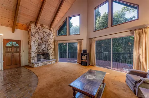 Living - 23350 Iris Ln, Willits, CA 95490 photo 2 of 5