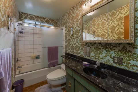 Bath - 23350 Iris Ln, Willits, CA 95490 photo 1 of 2