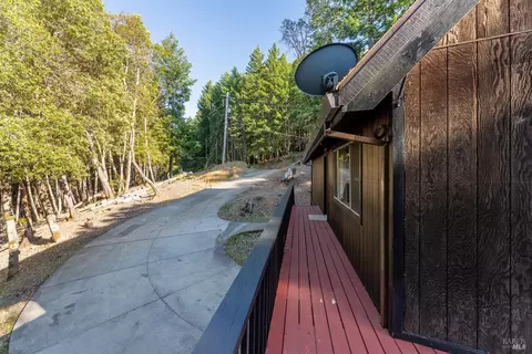 Exterior - 23350 Iris Ln, Willits, CA 95490 photo 6 of 9
