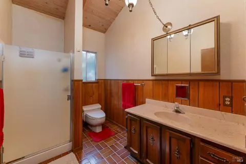 Bath - 23350 Iris Ln, Willits, CA 95490 photo 2 of 2