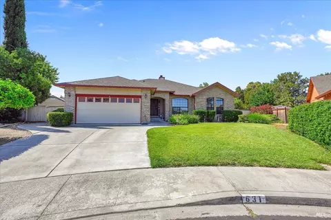 631 Whitney Ct, Vacaville, CA 95687