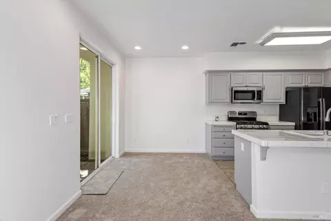 653 Julmar Cir, Fairfield, CA 94534 photo 13