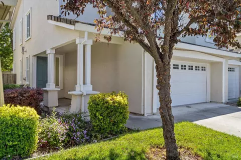 653 Julmar Cir, Fairfield, CA 94534 photo 4