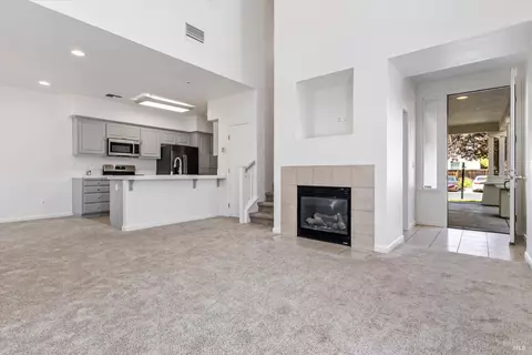 653 Julmar Cir, Fairfield, CA 94534 photo 6