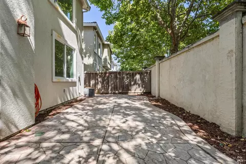 653 Julmar Cir, Fairfield, CA 94534 photo 14