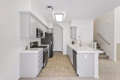 653 Julmar Cir, Fairfield, CA 94534 photo 10